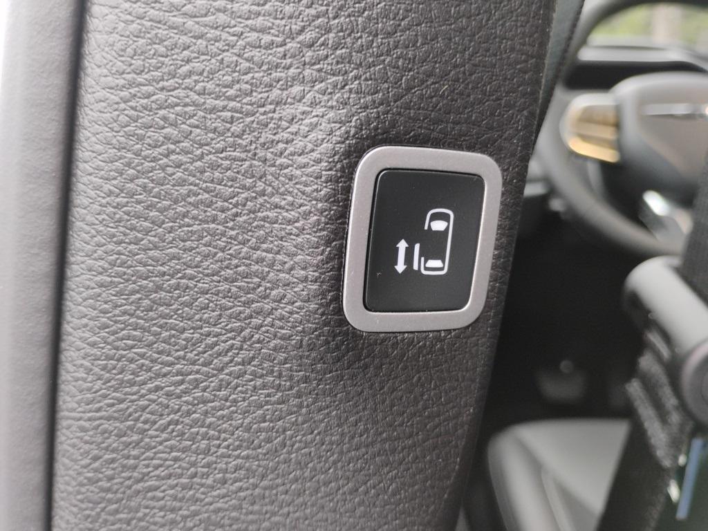 new 2026 Chrysler Pacifica car, priced at $43,560