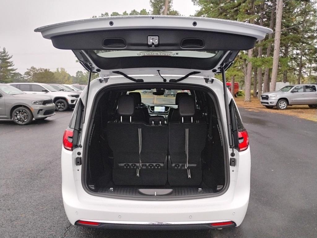 new 2026 Chrysler Pacifica car, priced at $43,560