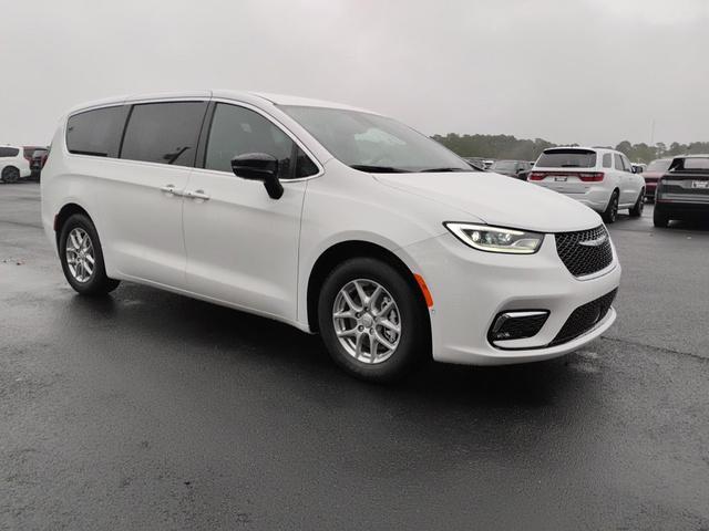 new 2026 Chrysler Pacifica car, priced at $44,560