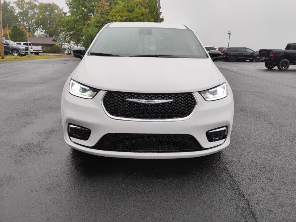 new 2026 Chrysler Pacifica car, priced at $43,560