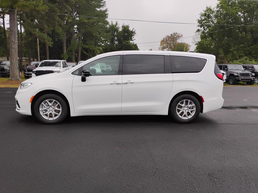 new 2026 Chrysler Pacifica car, priced at $43,560