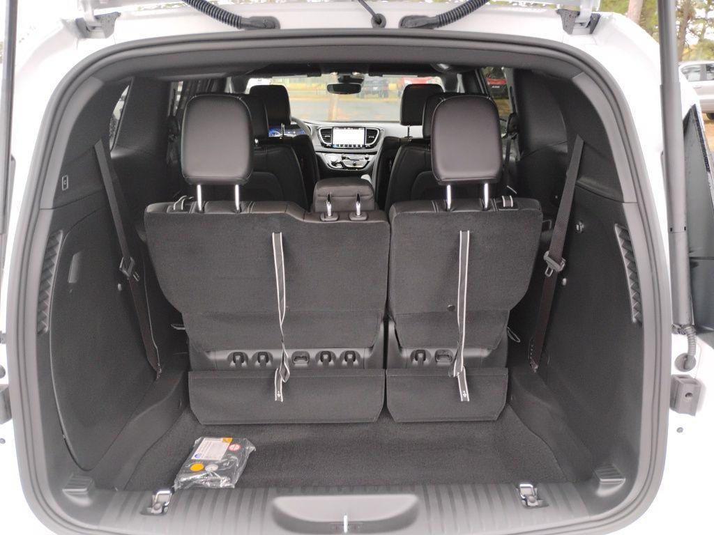 new 2026 Chrysler Pacifica car, priced at $44,689