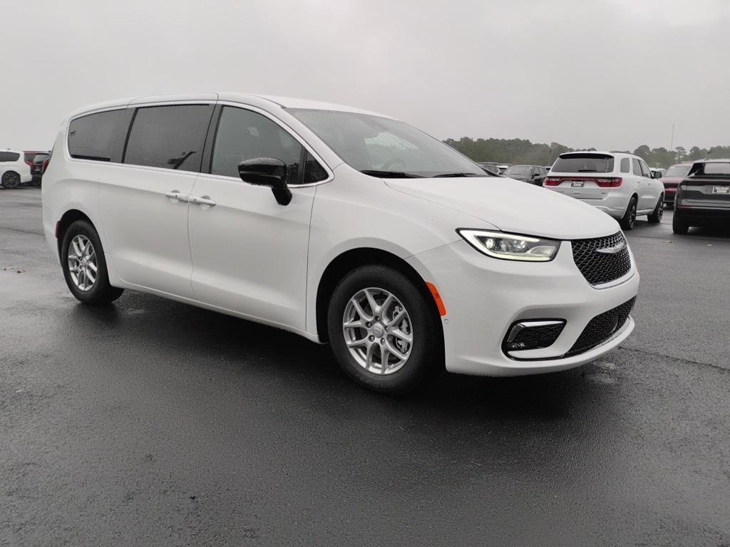 new 2026 Chrysler Pacifica car, priced at $43,560