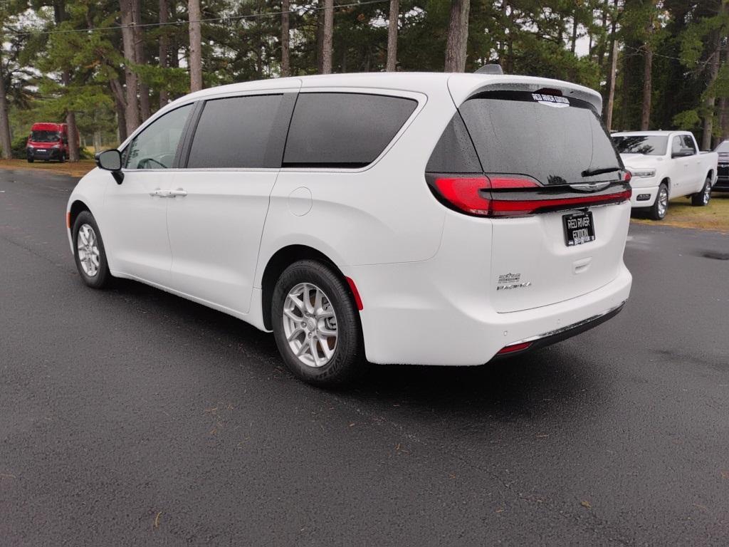 new 2026 Chrysler Pacifica car, priced at $43,560
