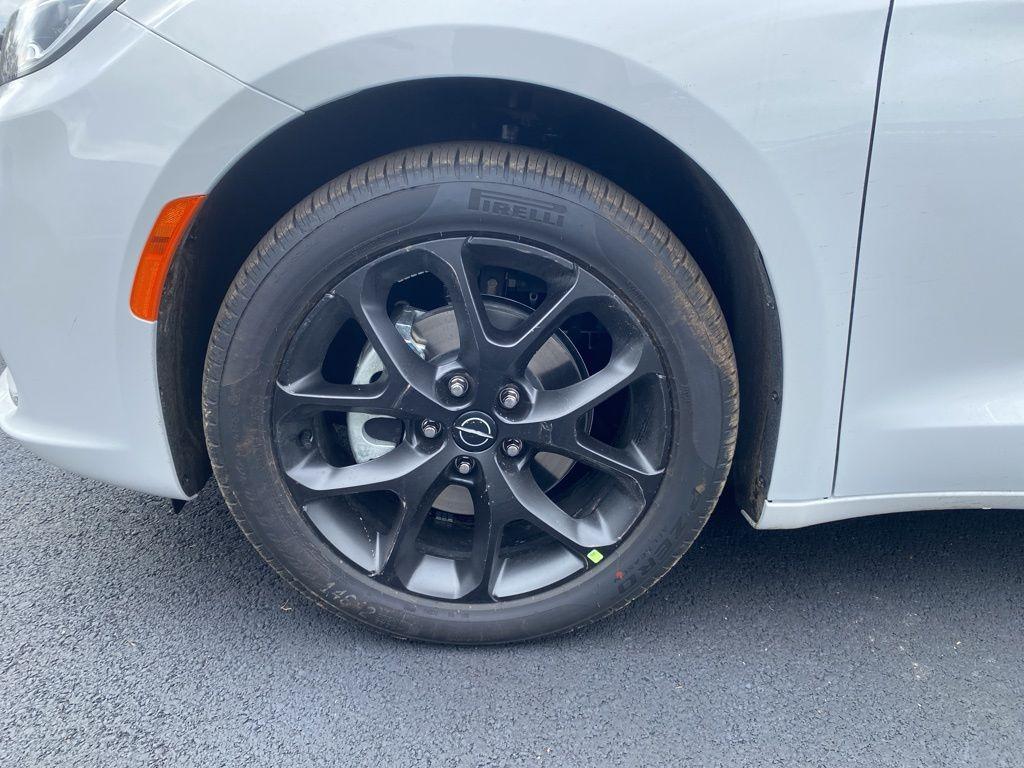 new 2026 Chrysler Pacifica car, priced at $50,093