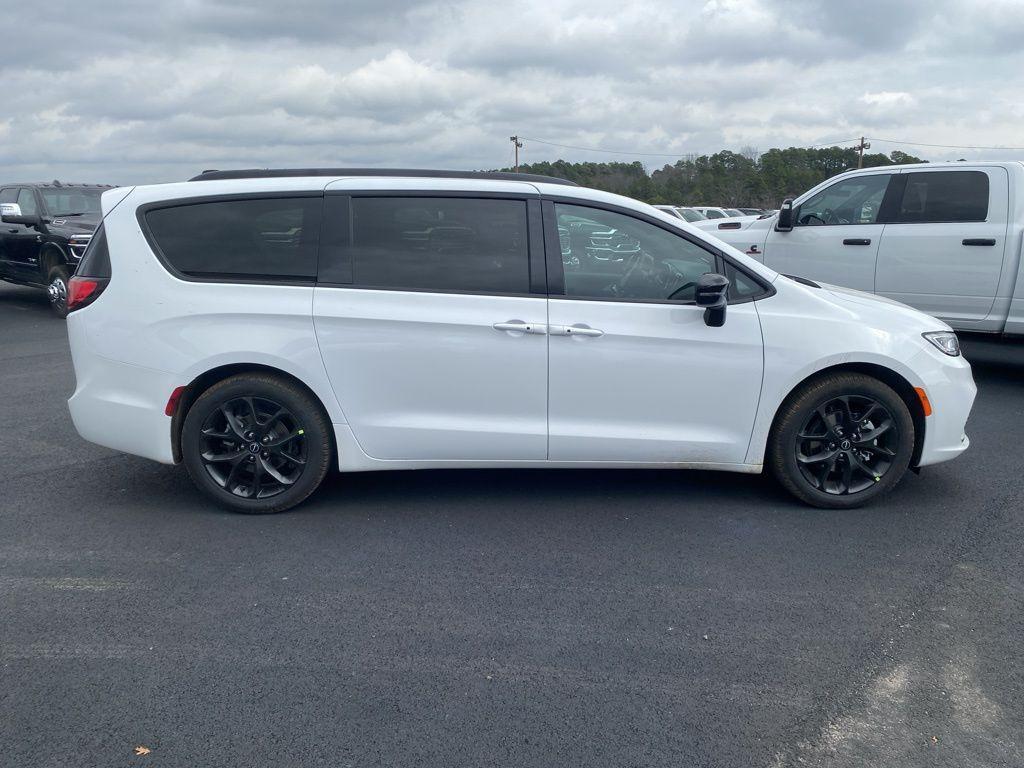 new 2026 Chrysler Pacifica car, priced at $50,093