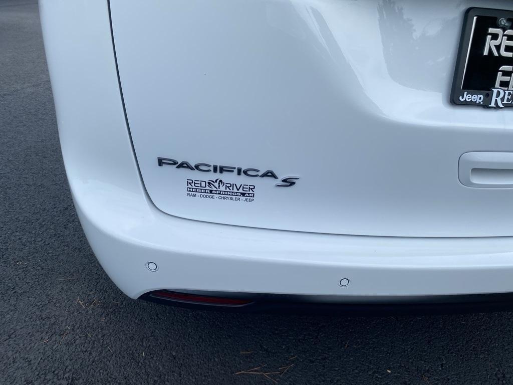 new 2026 Chrysler Pacifica car, priced at $48,886