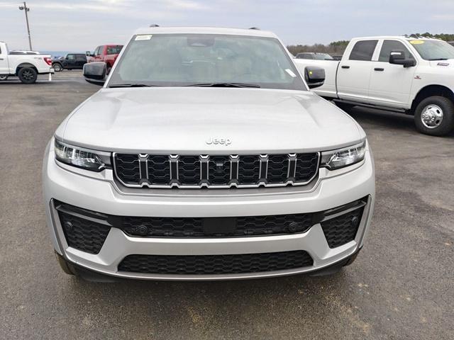 new 2026 Jeep Grand Cherokee car, priced at $52,981