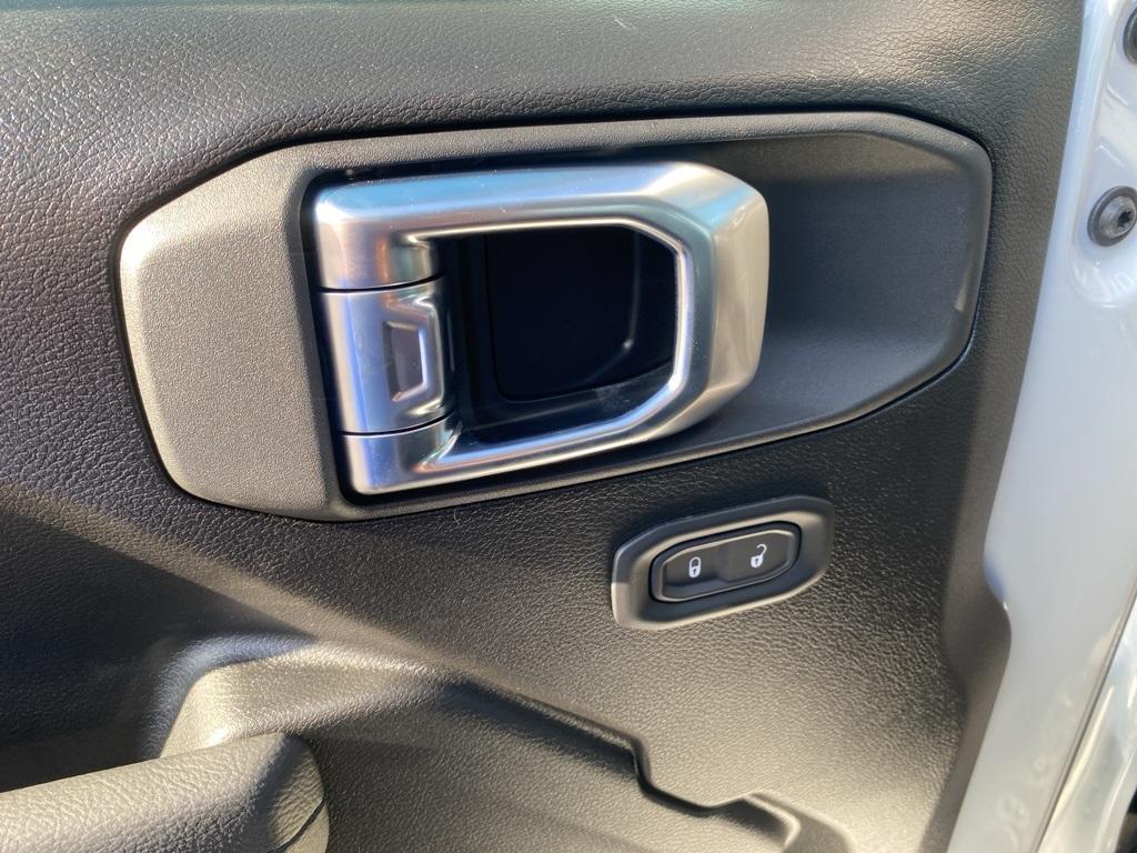 new 2026 Jeep Wrangler car, priced at $40,784