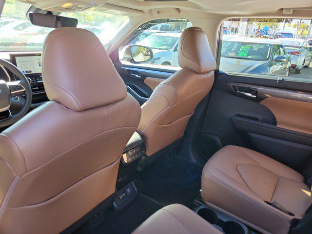 used 2025 Toyota Highlander Hybrid car, priced at $49,900