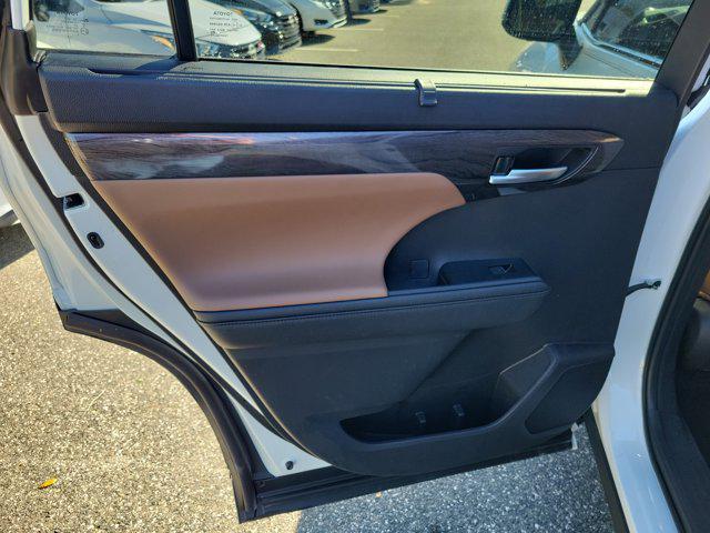 used 2025 Toyota Highlander Hybrid car, priced at $49,900