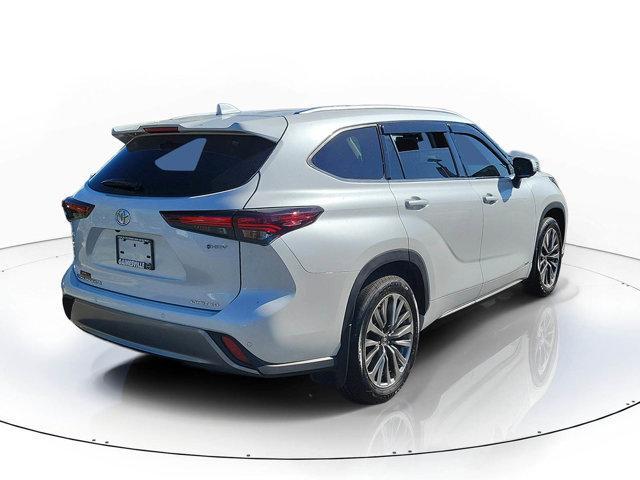 used 2025 Toyota Highlander Hybrid car, priced at $49,900