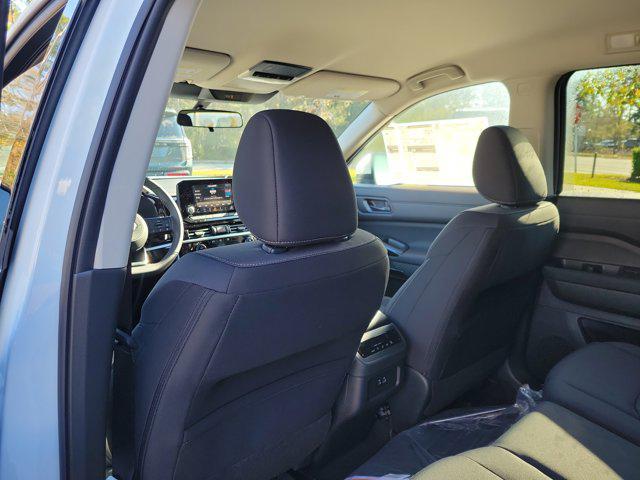 new 2025 Nissan Pathfinder car, priced at $34,840