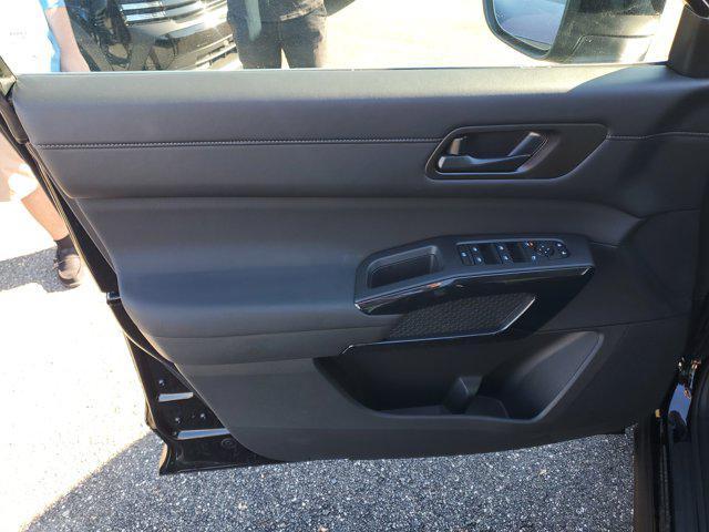 new 2025 Nissan Pathfinder car, priced at $36,390