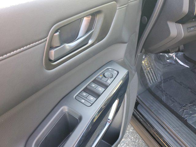 new 2025 Nissan Pathfinder car, priced at $36,390