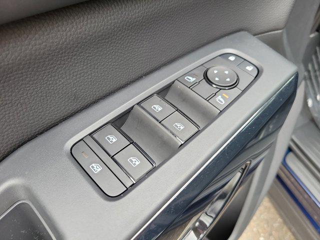 new 2025 Nissan Pathfinder car, priced at $34,390