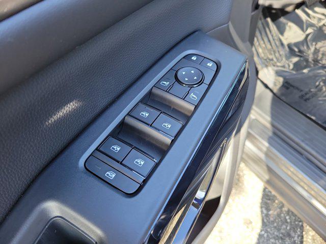 new 2025 Nissan Pathfinder car, priced at $30,975