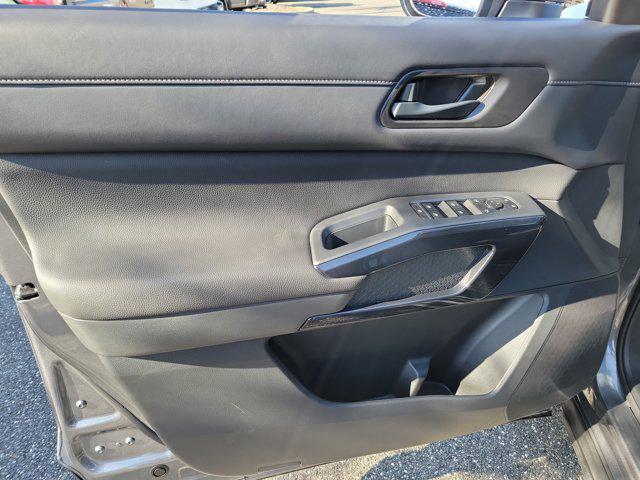 new 2025 Nissan Pathfinder car, priced at $30,975