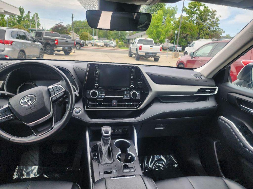 used 2022 Toyota Highlander car, priced at $24,995