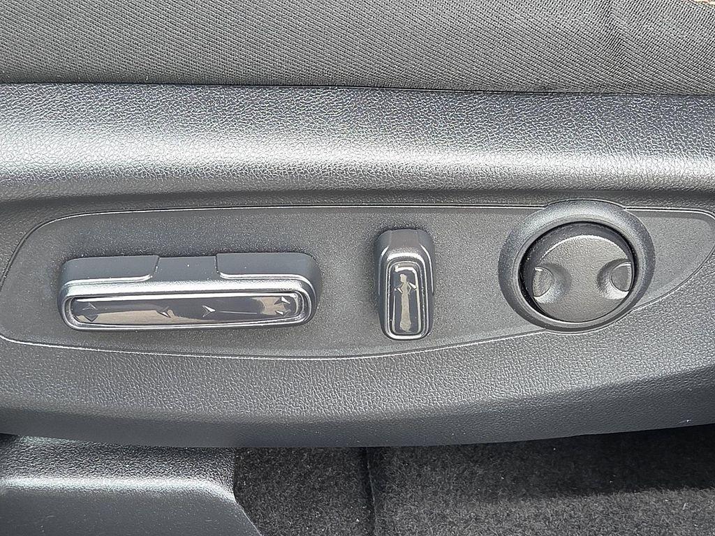 used 2025 Honda CR-V Hybrid car, priced at $35,124