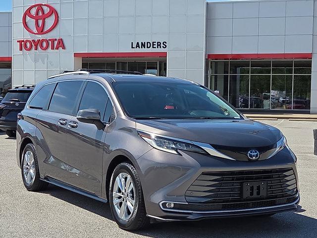 used 2023 Toyota Sienna car, priced at $49,127