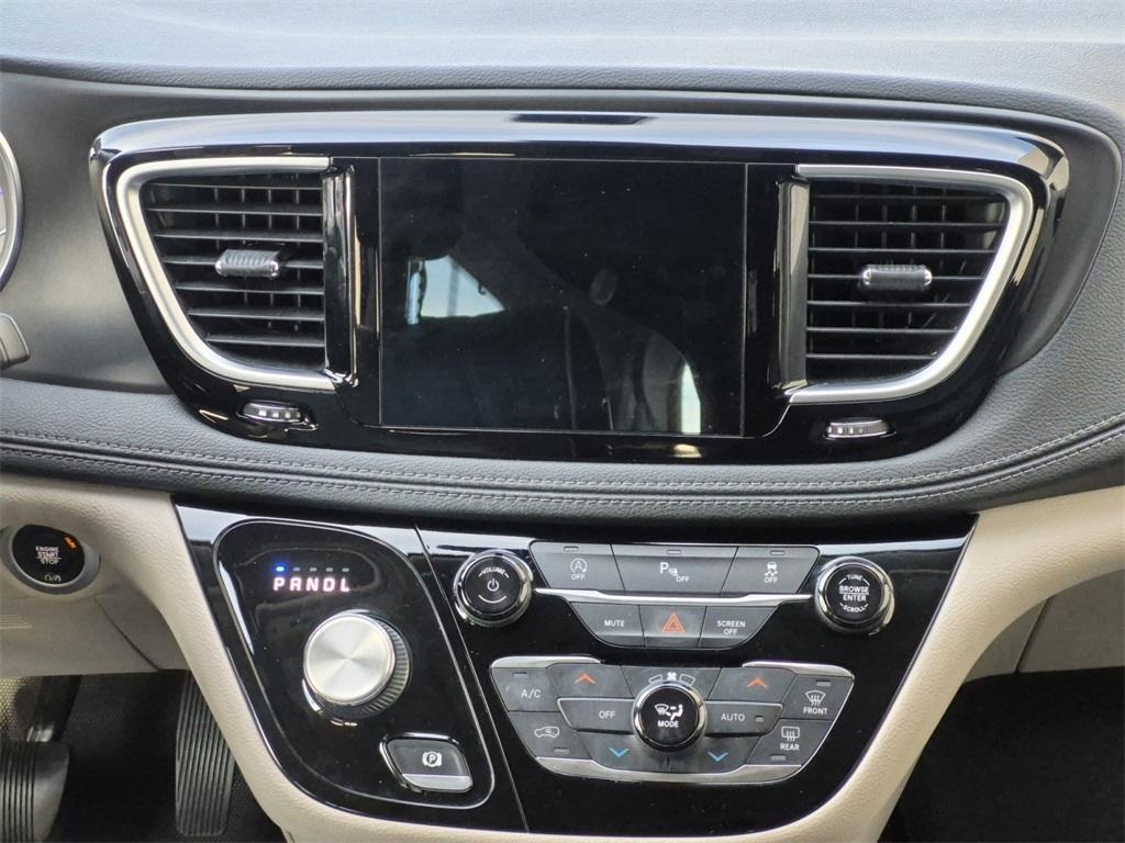 used 2020 Chrysler Pacifica car, priced at $21,801