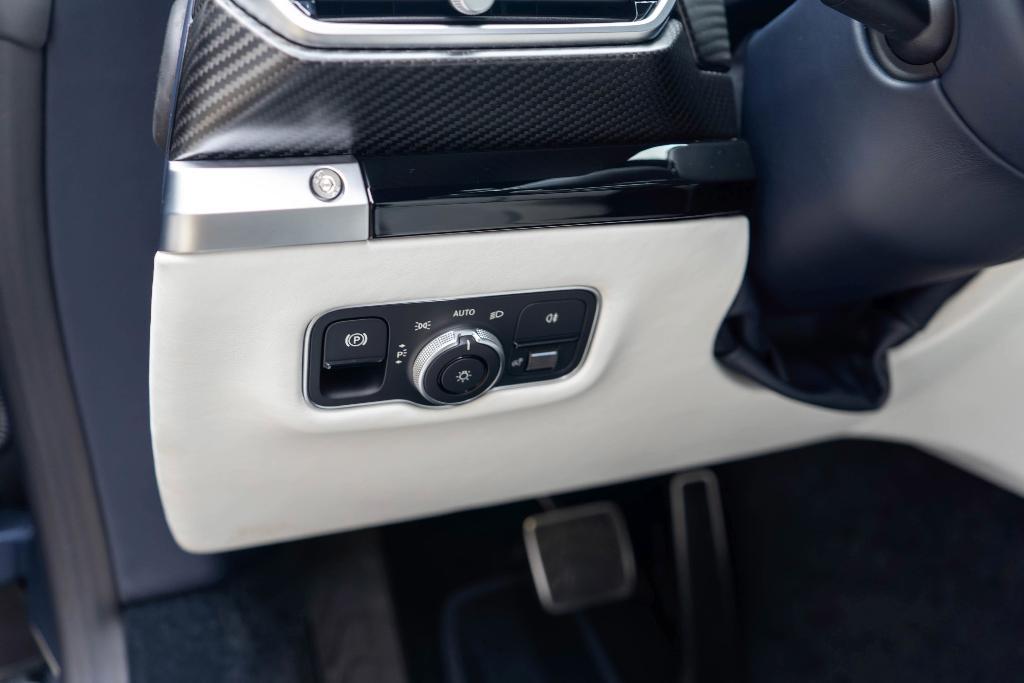 new 2026 Aston Martin Vantage car, priced at $263,700