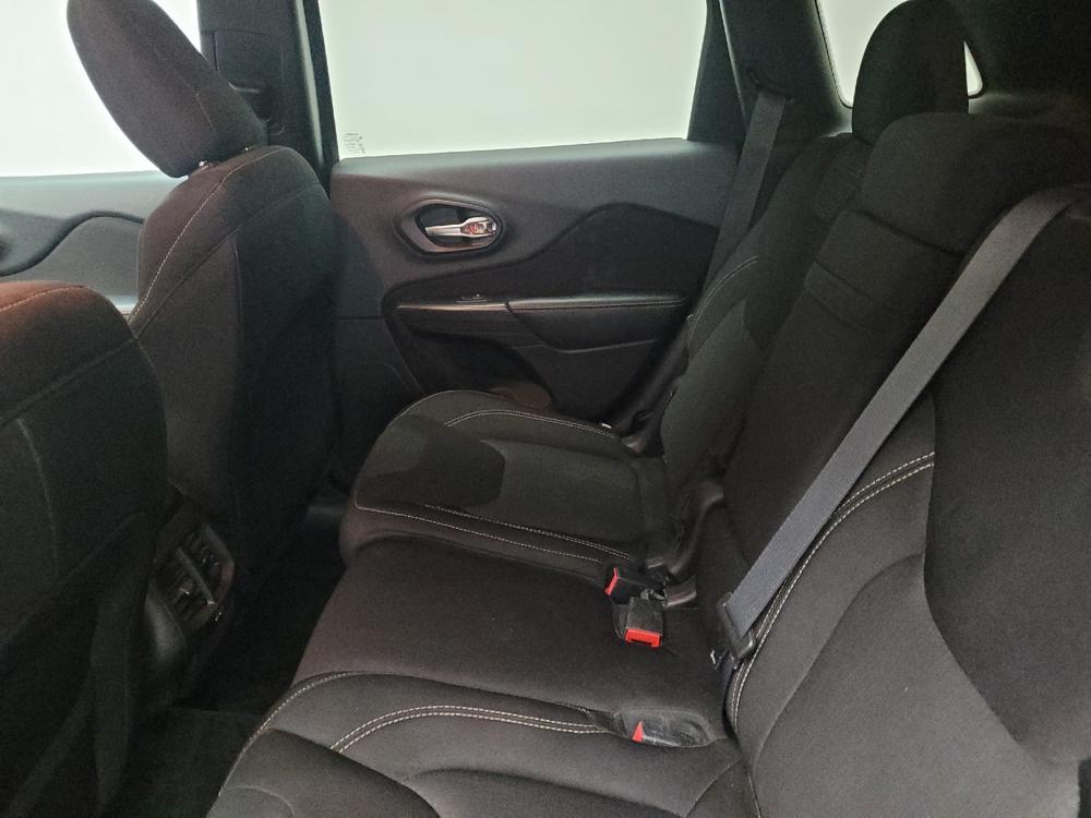 used 2015 Jeep Cherokee car, priced at $14,295