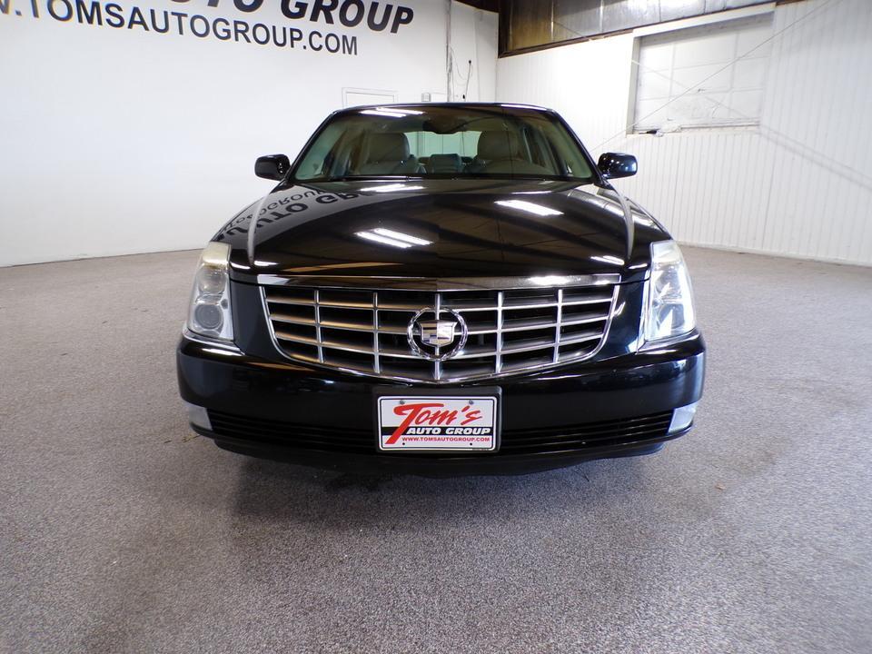 used 2006 Cadillac DTS car, priced at $7,495