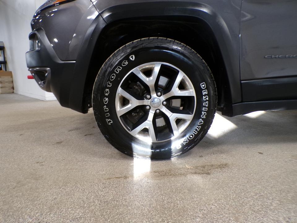 used 2014 Jeep Cherokee car, priced at $12,995