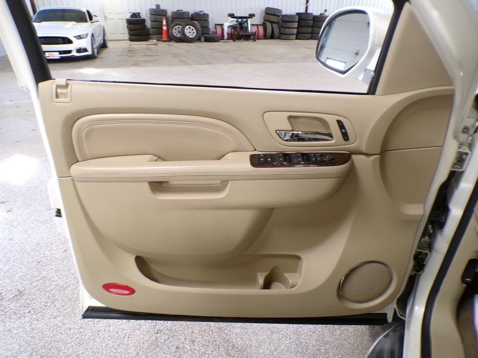 used 2010 Cadillac Escalade car, priced at $9,995