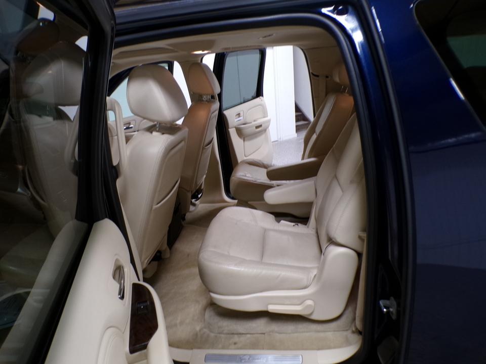 used 2008 Cadillac Escalade ESV car, priced at $10,995