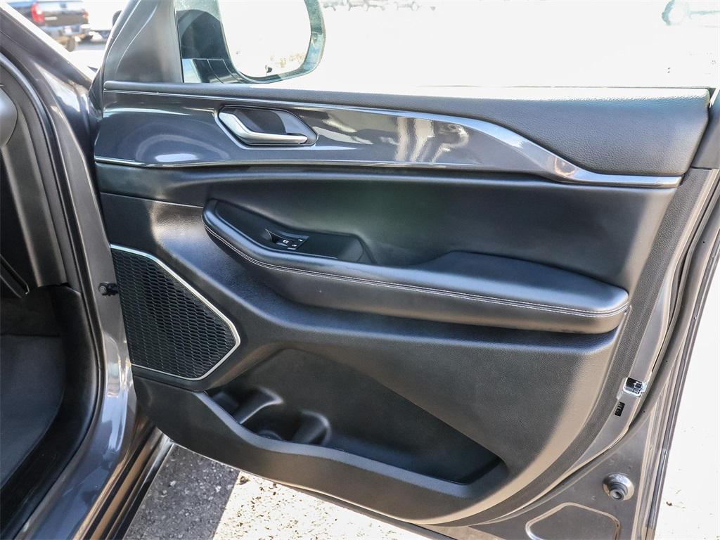 used 2021 Jeep Grand Cherokee L car, priced at $25,150