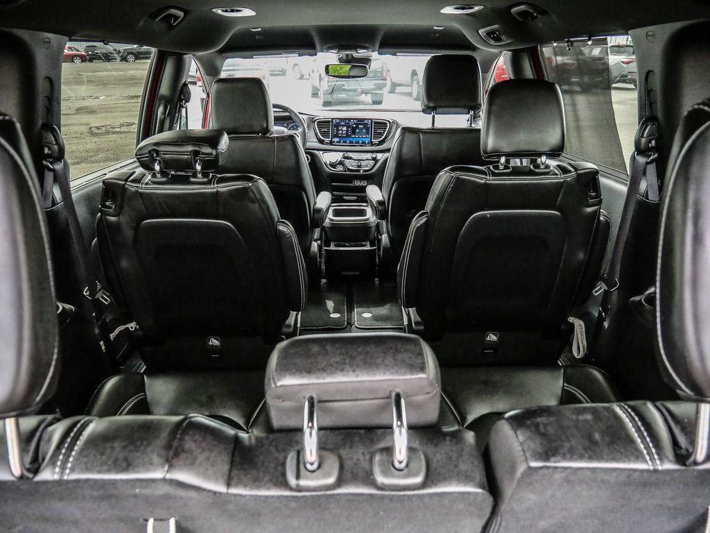 used 2025 Chrysler Pacifica car, priced at $31,397