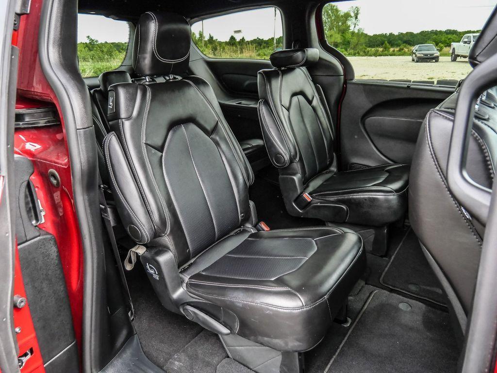 used 2025 Chrysler Pacifica car, priced at $31,397