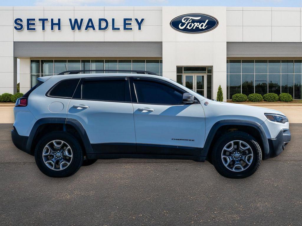 used 2019 Jeep Cherokee car, priced at $15,398