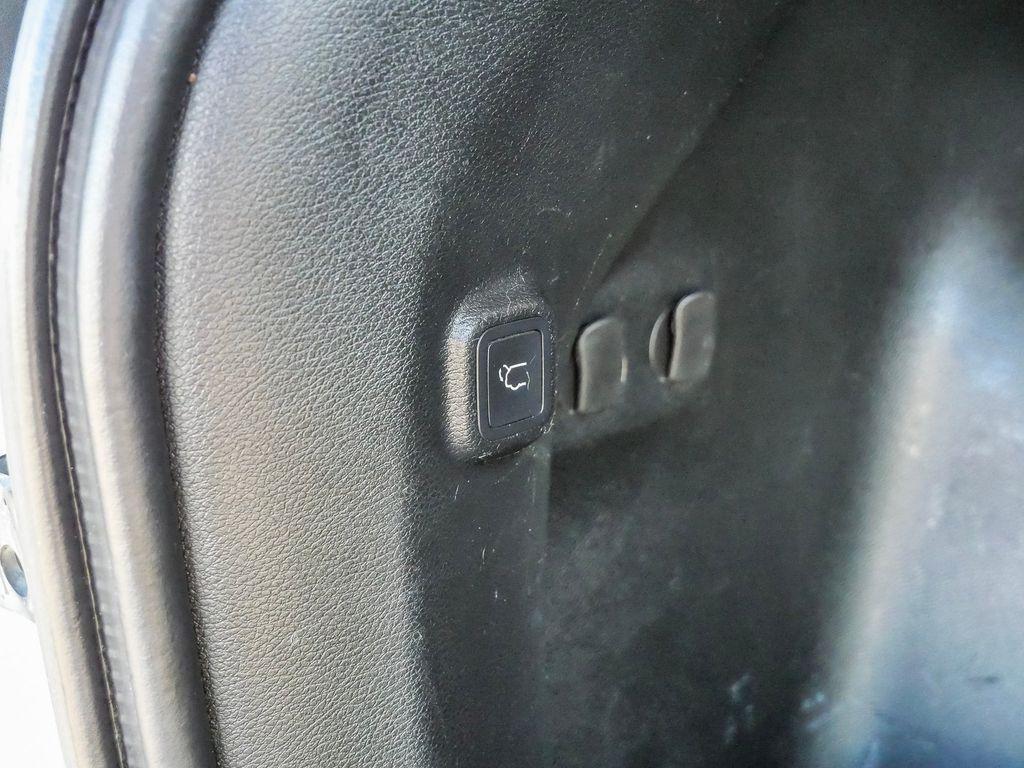 used 2019 Jeep Cherokee car, priced at $15,398