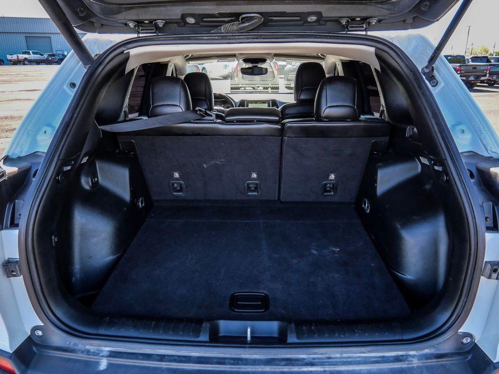 used 2019 Jeep Cherokee car, priced at $15,398