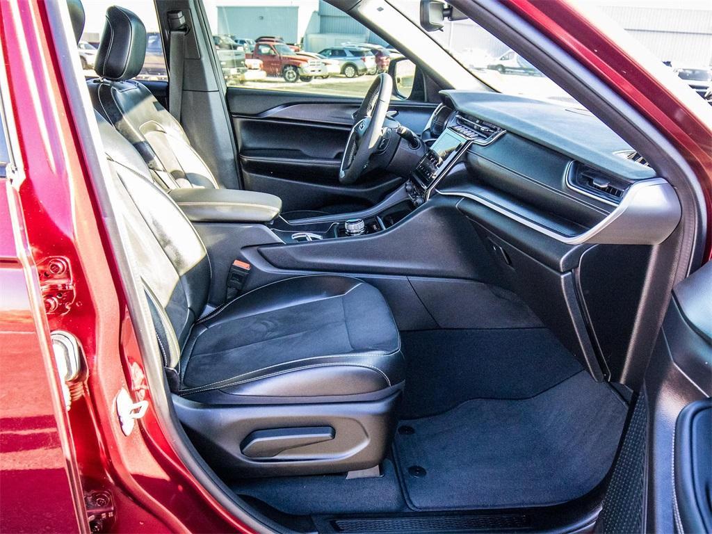 used 2024 Jeep Grand Cherokee car, priced at $32,800