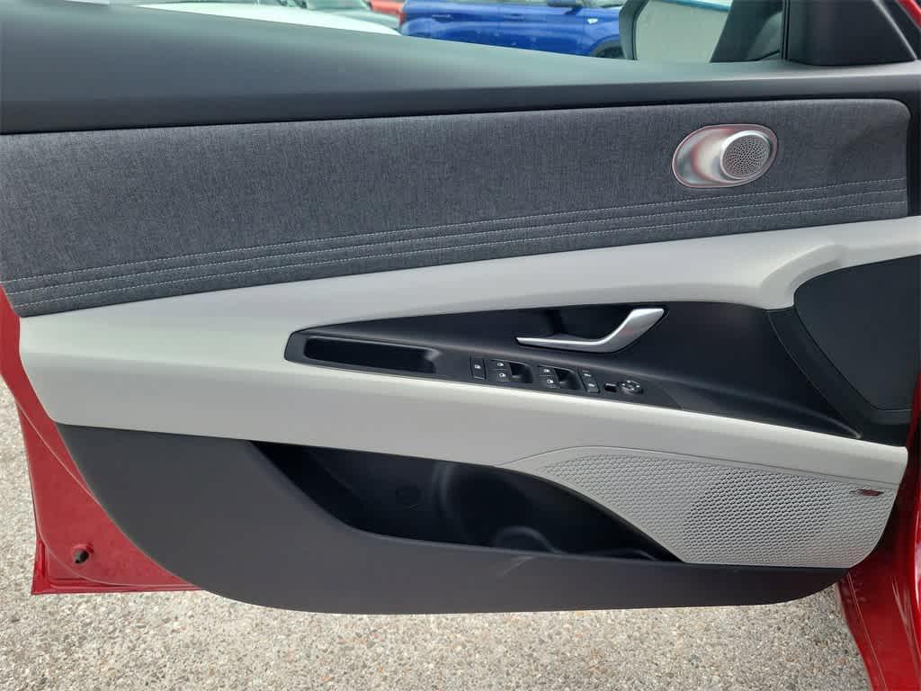 new 2025 Hyundai Elantra car, priced at $29,060