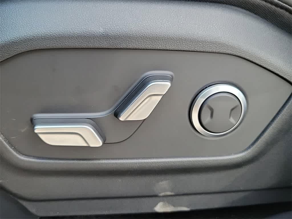 new 2025 Hyundai Santa Fe car, priced at $42,975