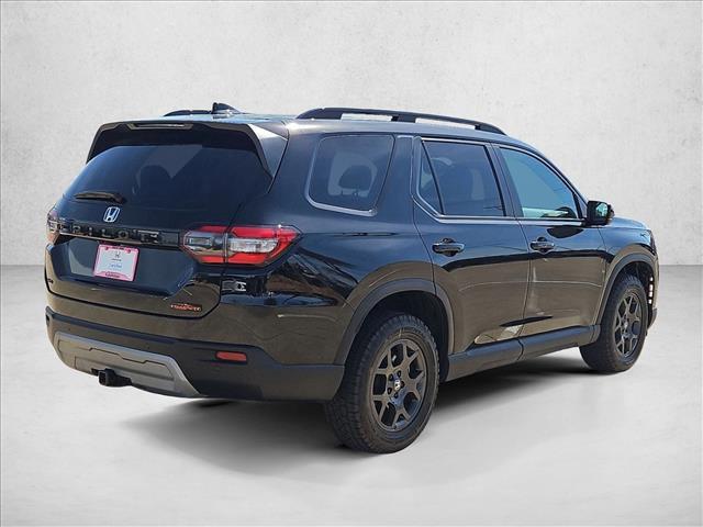 used 2025 Honda Pilot car, priced at $42,495