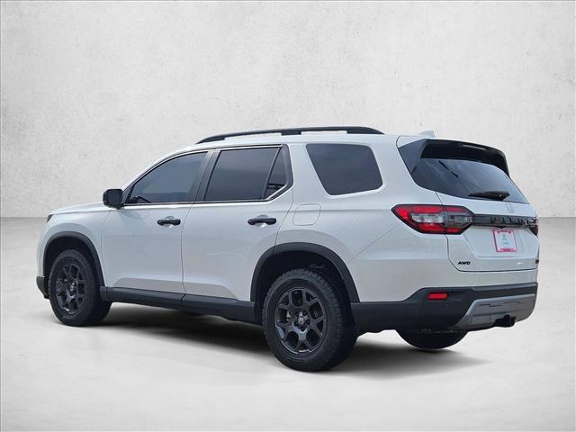 used 2025 Honda Pilot car, priced at $47,072