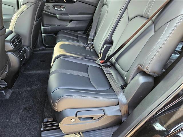 new 2025 Honda Pilot car, priced at $51,625