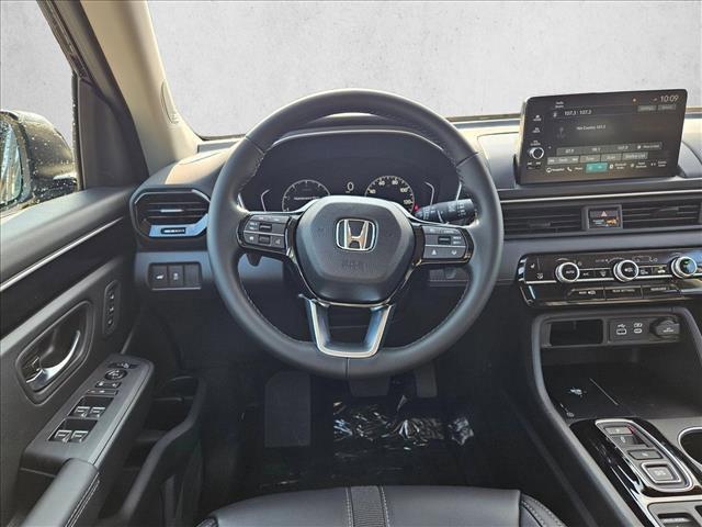 new 2025 Honda Pilot car, priced at $51,625