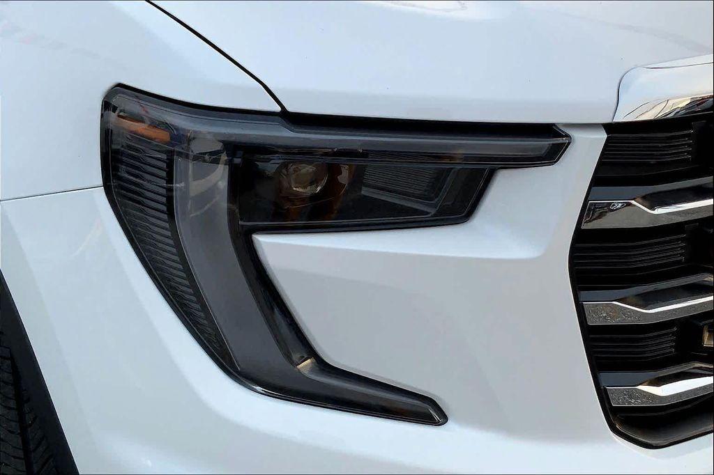 new 2026 GMC Acadia car, priced at $45,595