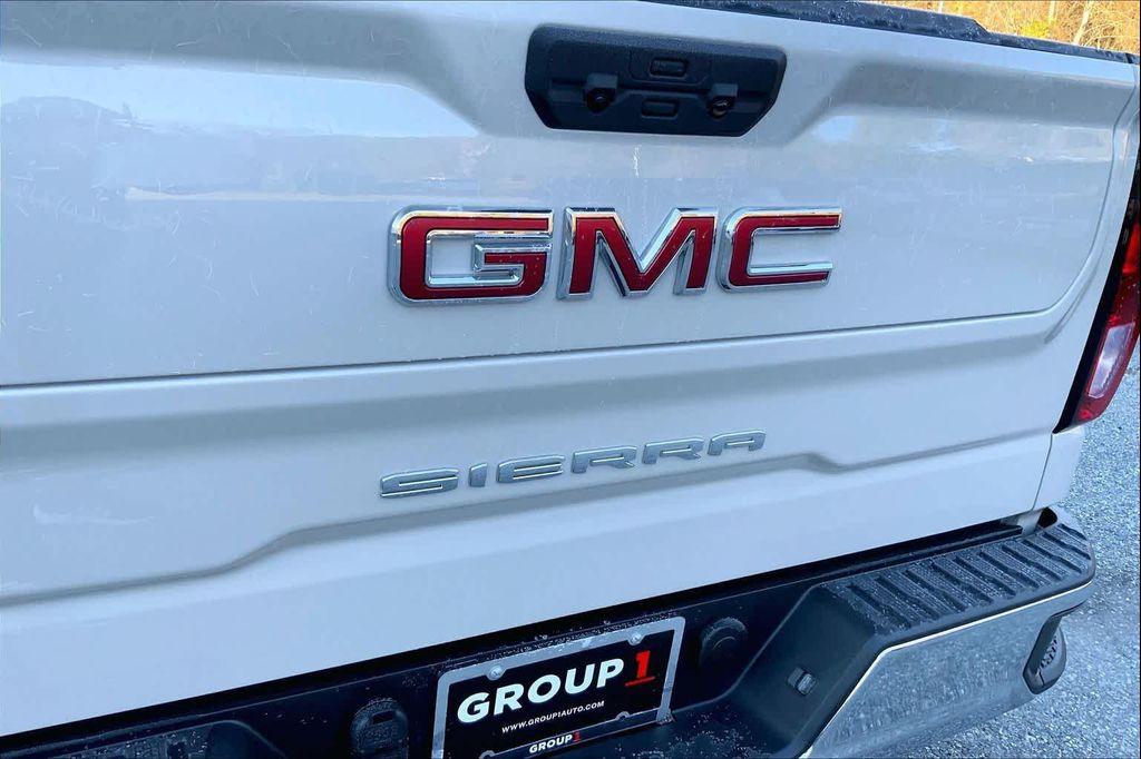 new 2026 GMC Sierra 1500 car, priced at $42,984