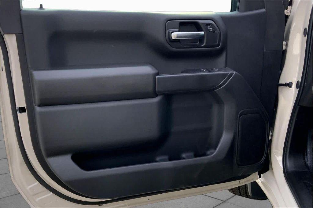 new 2026 GMC Sierra 1500 car, priced at $40,676