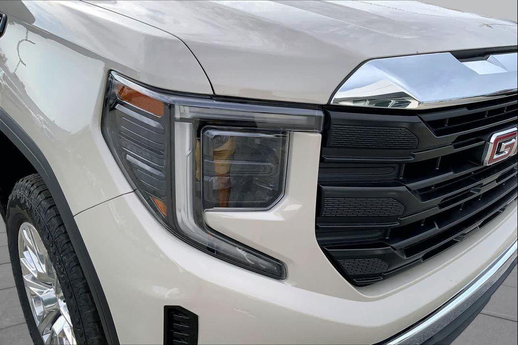 new 2026 GMC Sierra 1500 car, priced at $40,526