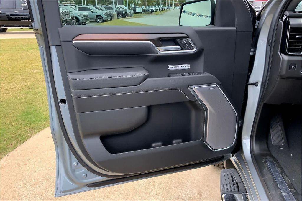 new 2026 GMC Sierra 1500 car, priced at $77,250